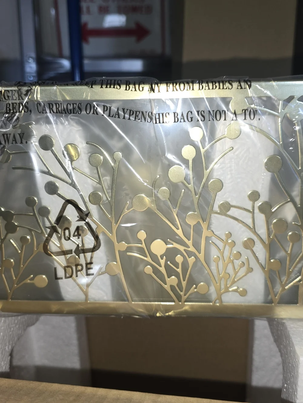 NIB Yankee Candle Gold Botanical Cutout Candle Holder
